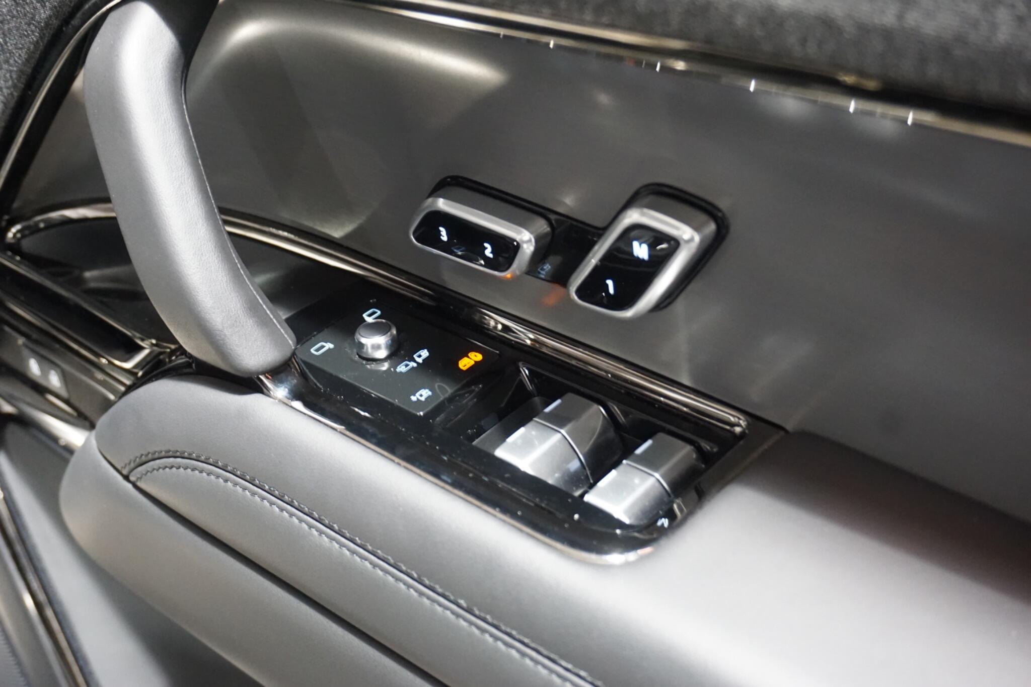 Land Rover Range Rover Sport 3.0 D300 MHEV Dynamic SE SUV 5dr Diesel Auto 4WD Euro 6 (s/s) (300 ps)